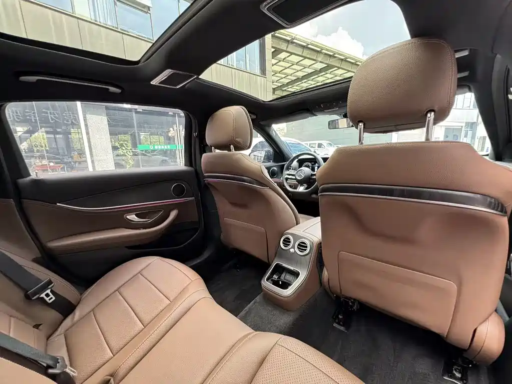 Mercedes-Benz E-Class 2023 — фото 29