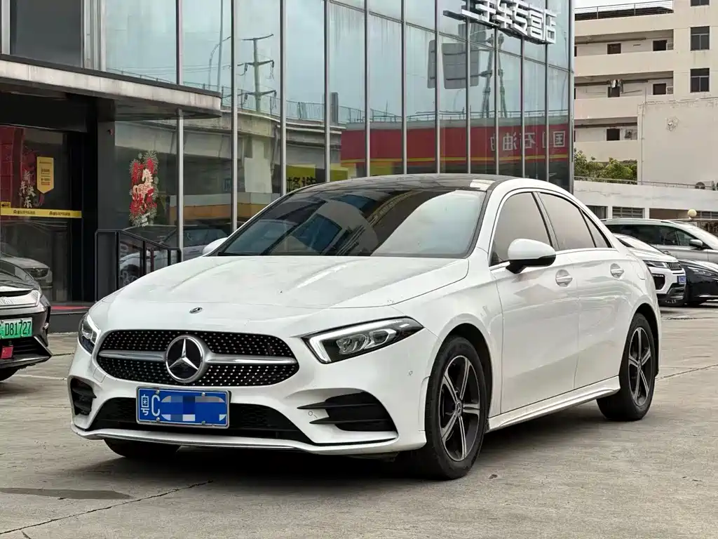 Mercedes-Benz A-Class 2023 — фото 7