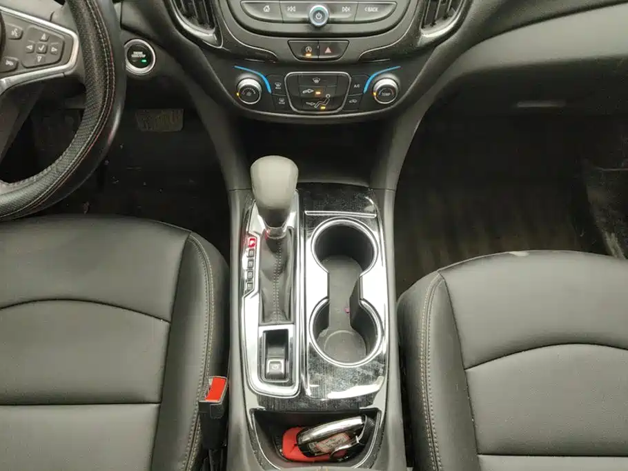Chevrolet Equinox 2023 — фото 16
