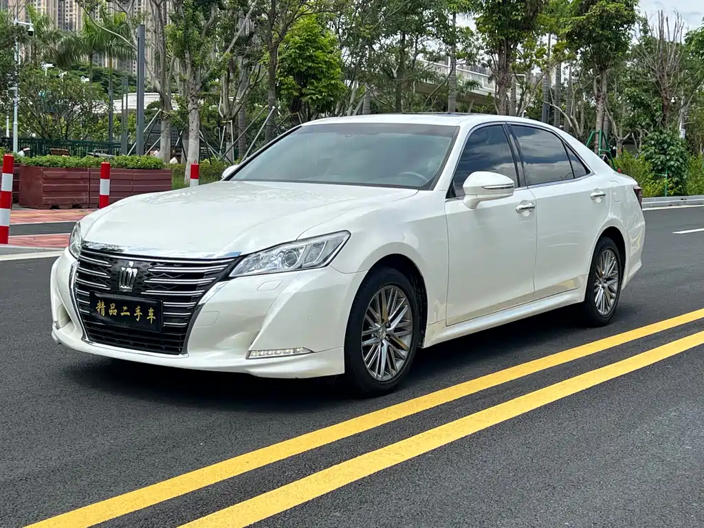Toyota Crown 2017