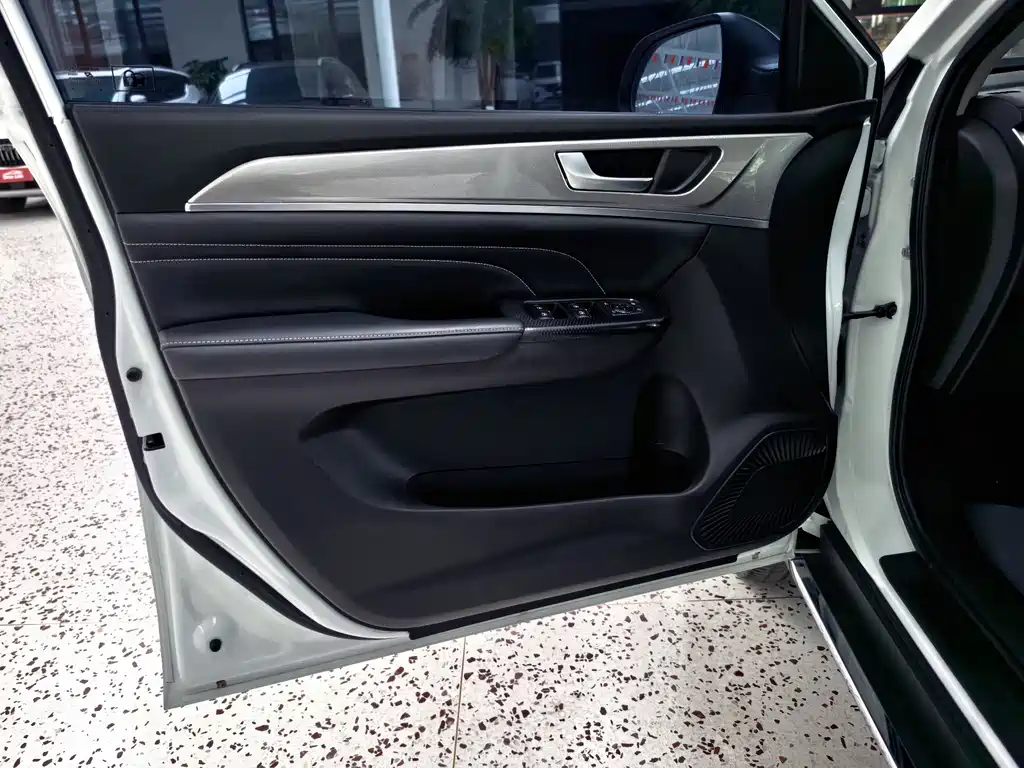 Haval M6 2022 — фото 16