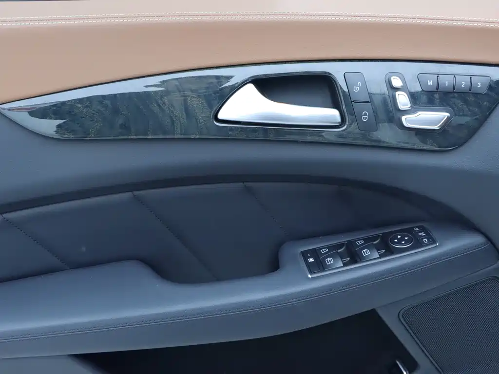 Mercedes-Benz CLS 2015 — фото 11