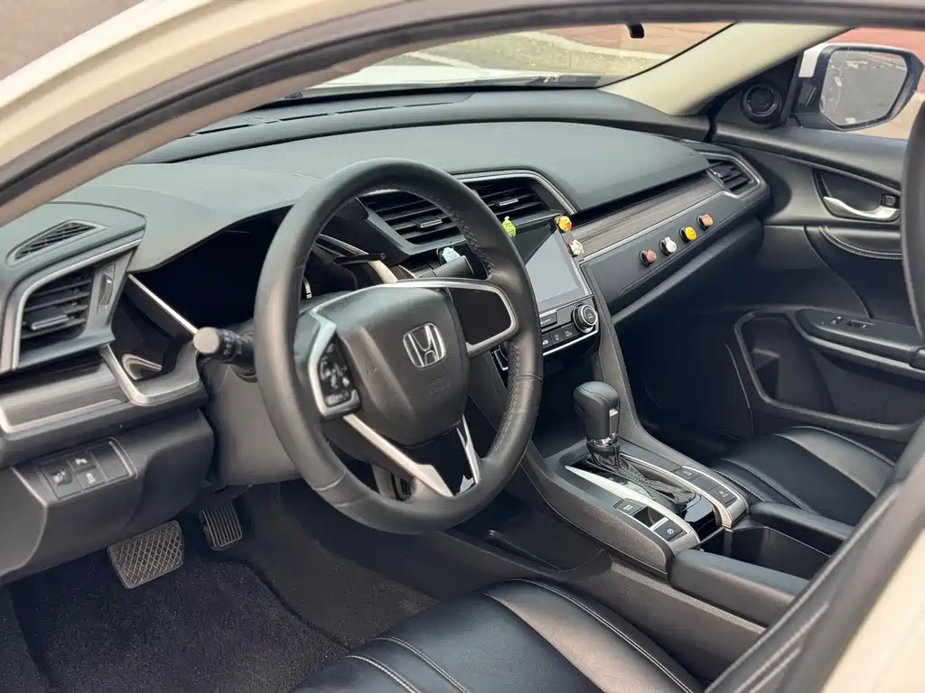 Honda Civic 2020 — фото 13