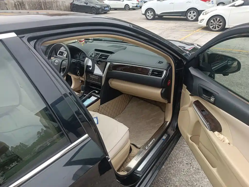 Toyota Camry 2017 — фото 20