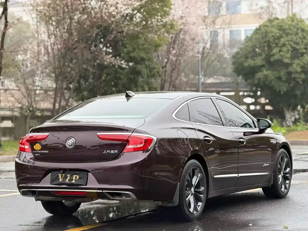 Buick LaCrosse 2018 — фото 9