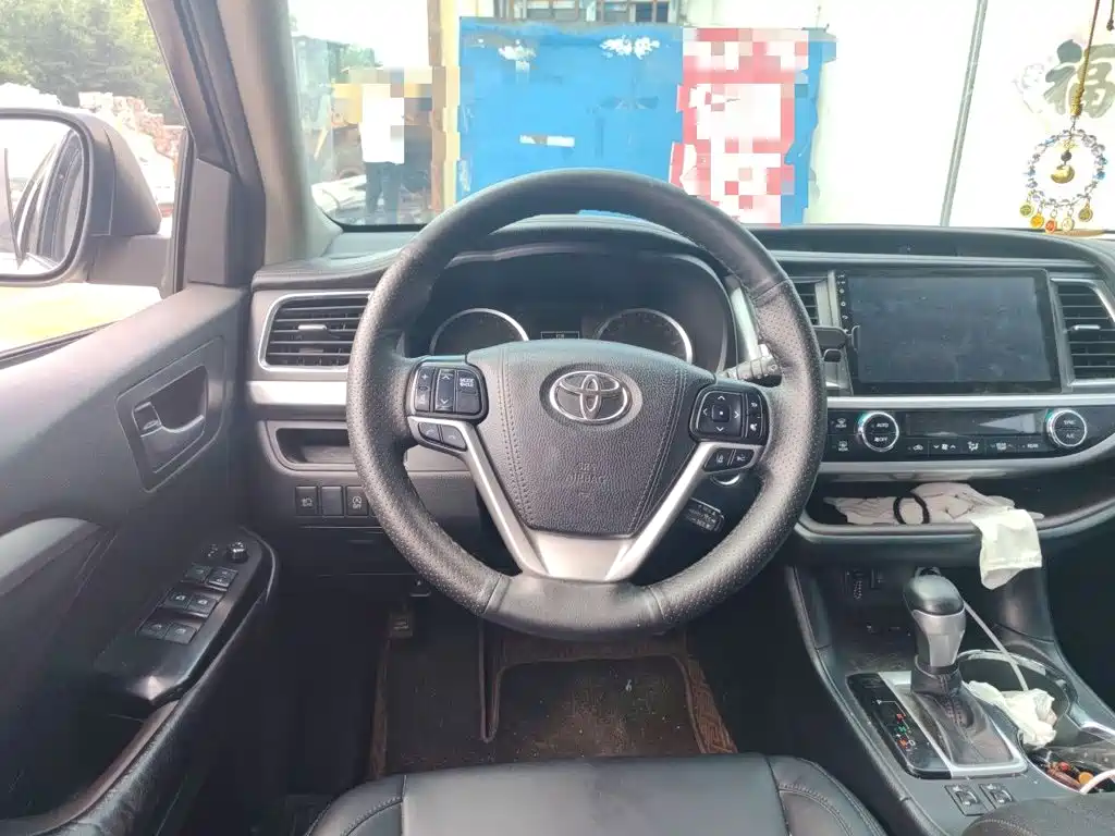 Toyota Highlander 2018 — фото 11