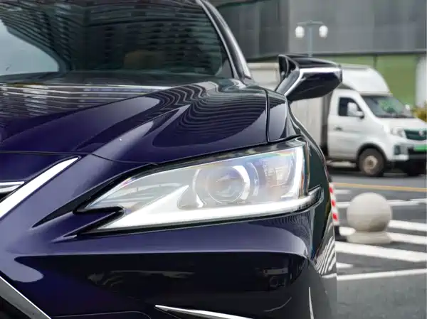 Lexus ES 2020