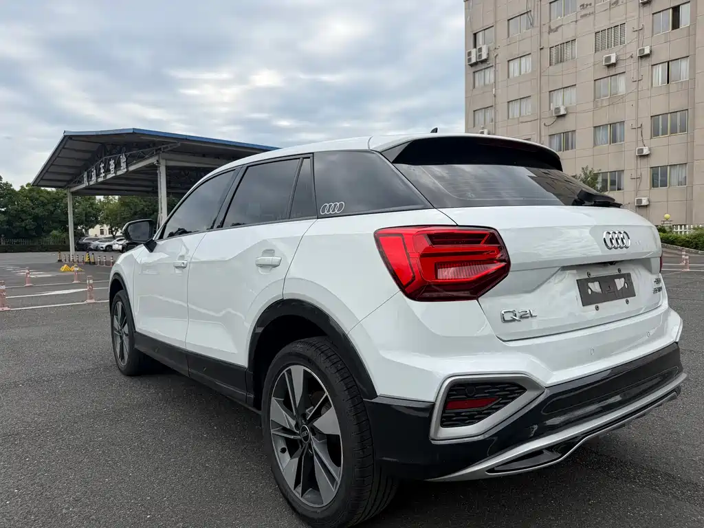 Audi Q2L 2022