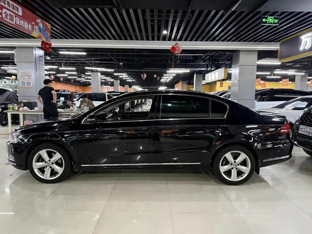 Volkswagen Magotan 2012