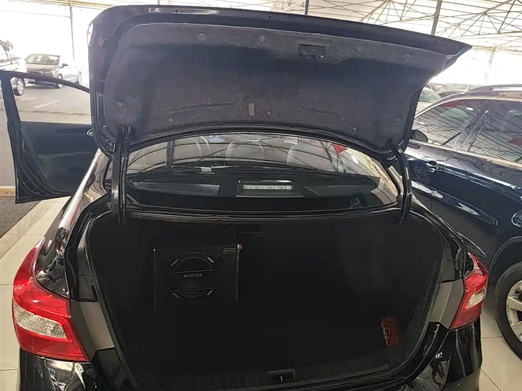 Nissan Sylphy 2018 — фото 19