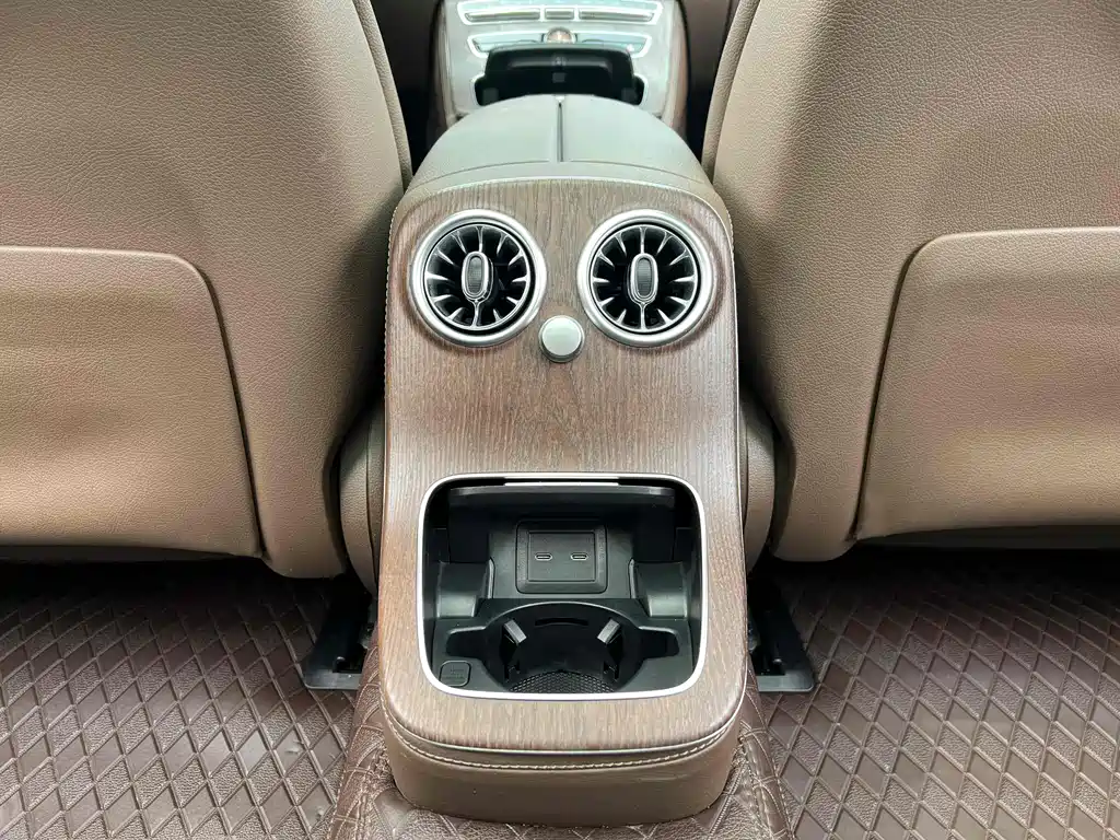 Mercedes-Benz E-Class 2023 — фото 15