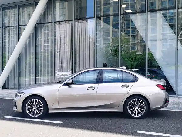 BMW 3 Series 2022