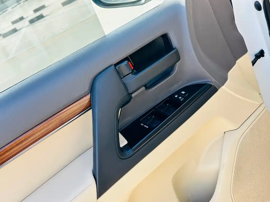 Toyota Land Cruiser 2018 — фото 13