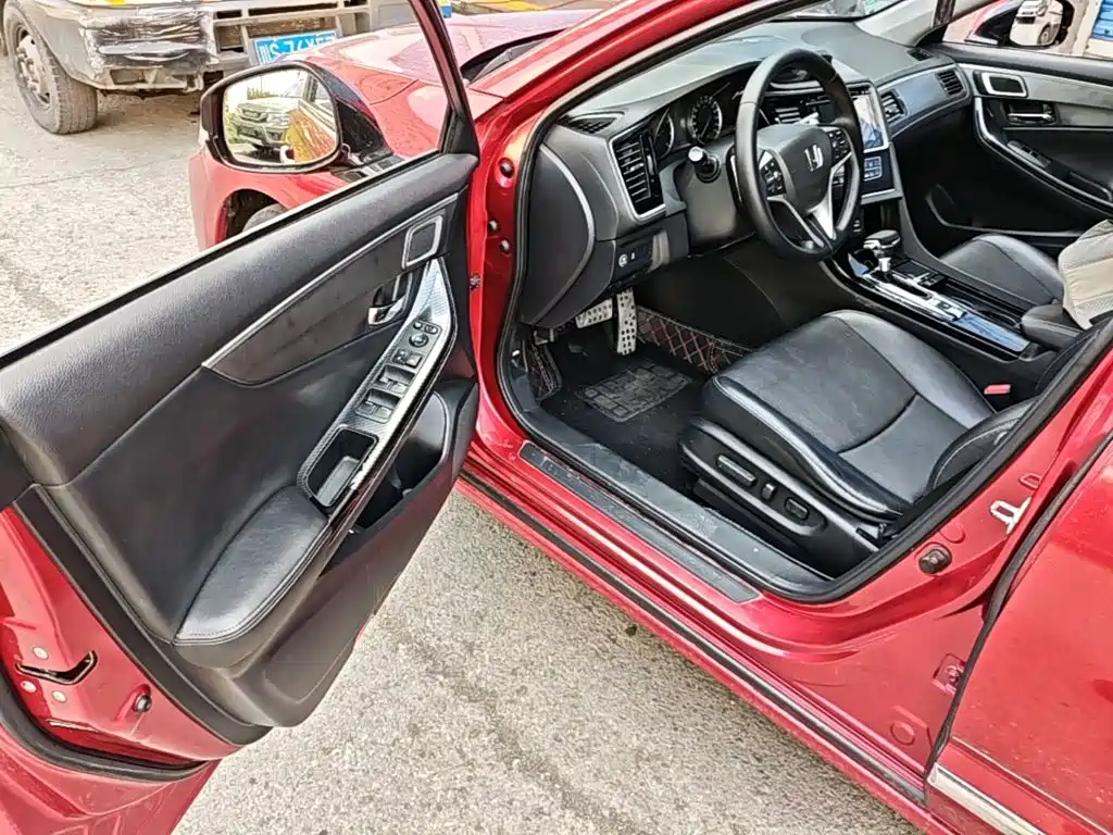 Honda Spirior 2015 — фото 16