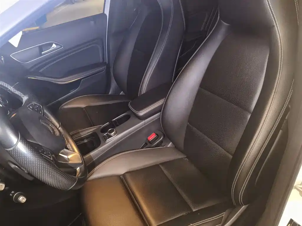 Mercedes-Benz GLA 2017 — фото 16