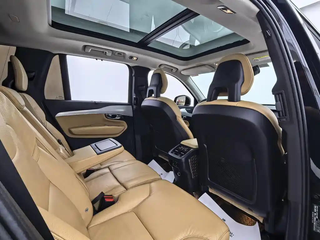 Volvo XC90 2016 — фото 10