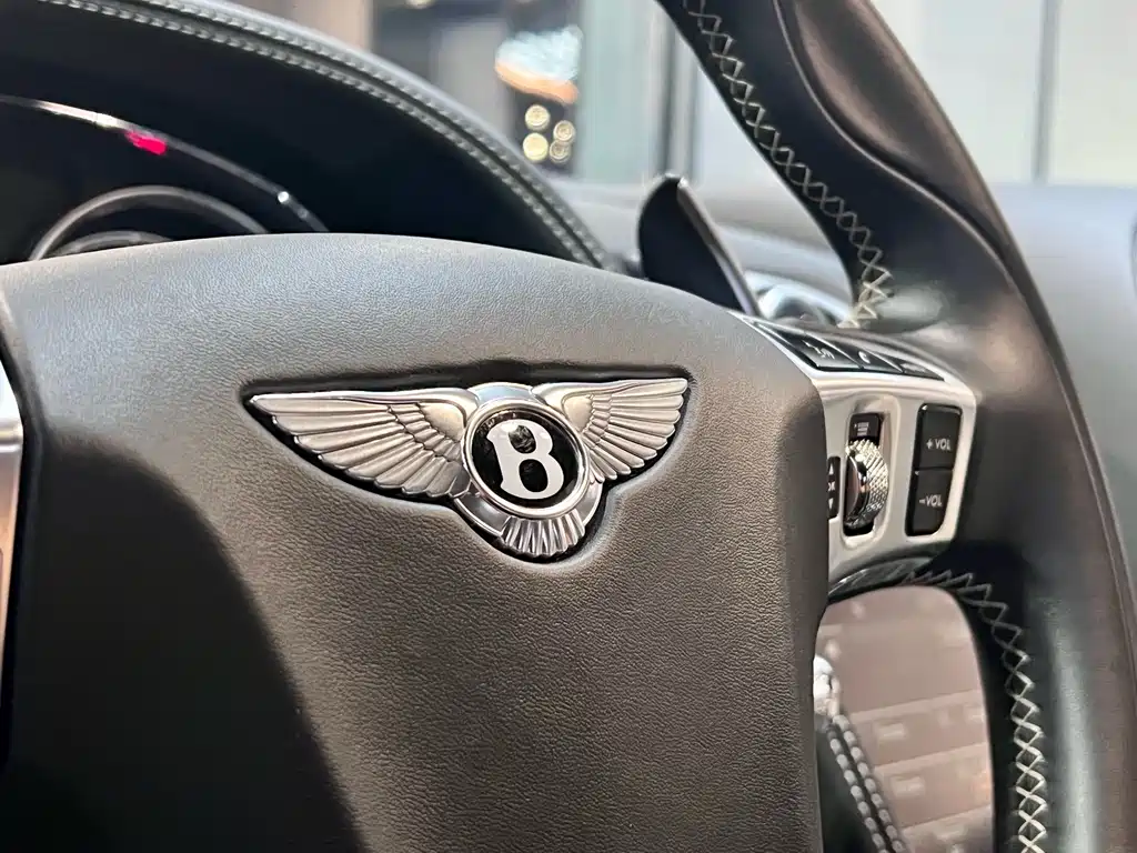 Bentley Continental 2019 — фото 10