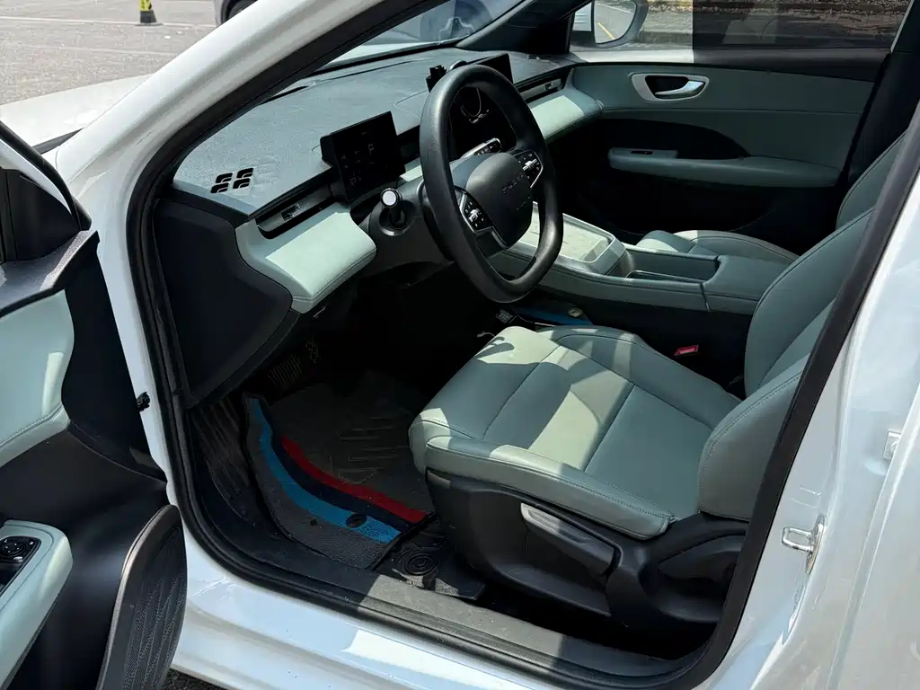 Roewe D6 2025