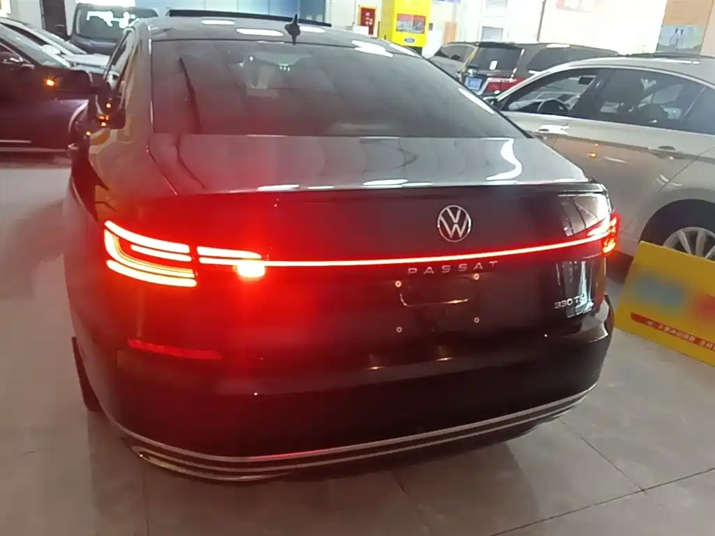 Volkswagen Passat 2022 — фото 6