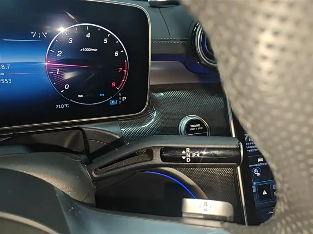Mercedes-Benz C-Class 2024 — фото 14