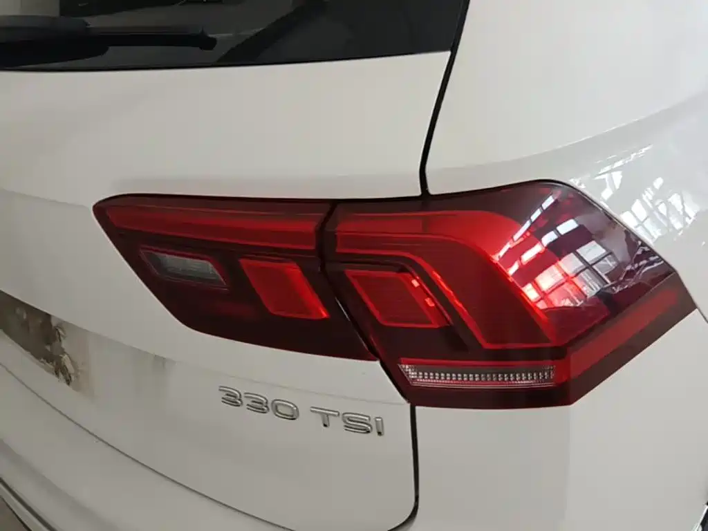 Volkswagen Tiguan L 2021 — фото 8