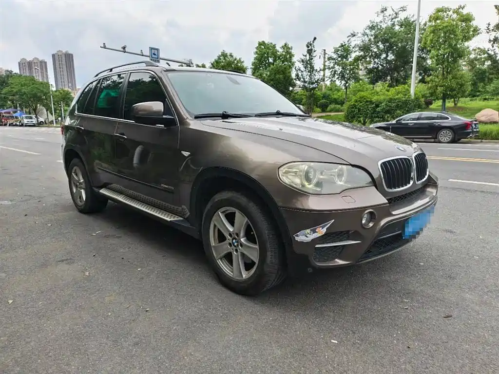 BMW X5 2010 — фото 2