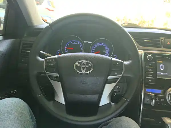 Toyota Reiz 2013