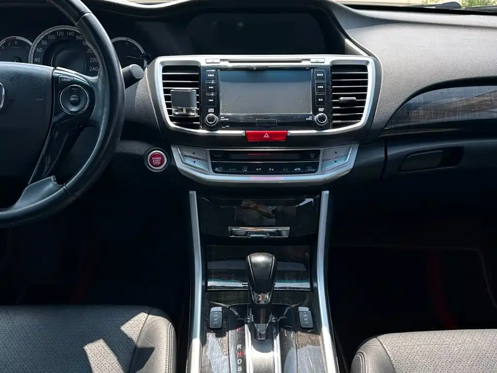 Honda Accord 2014 — фото 22