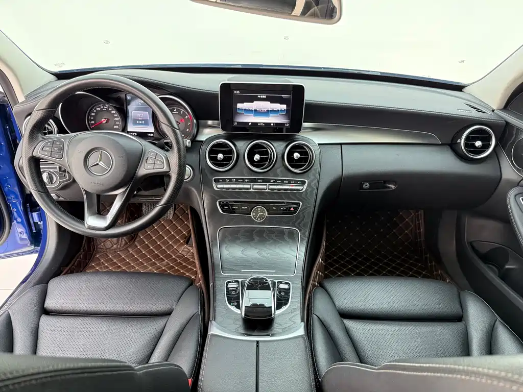 Mercedes-Benz C-Class 2018 — фото 9