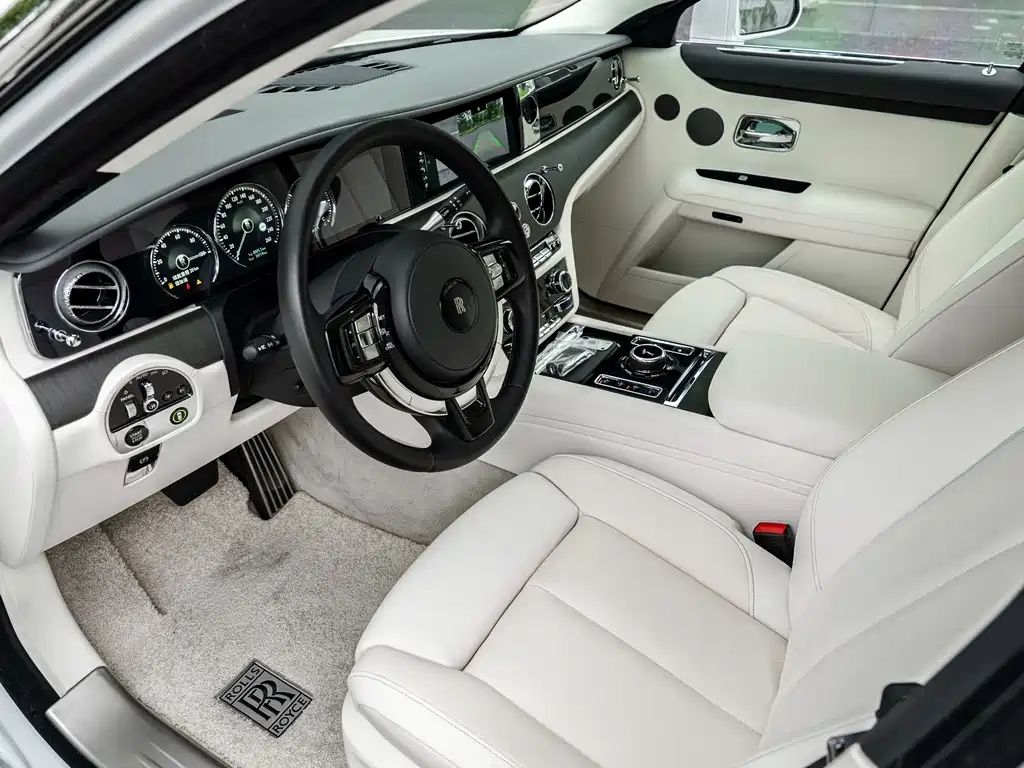Rolls-Royce Ghost 2022 — фото 12