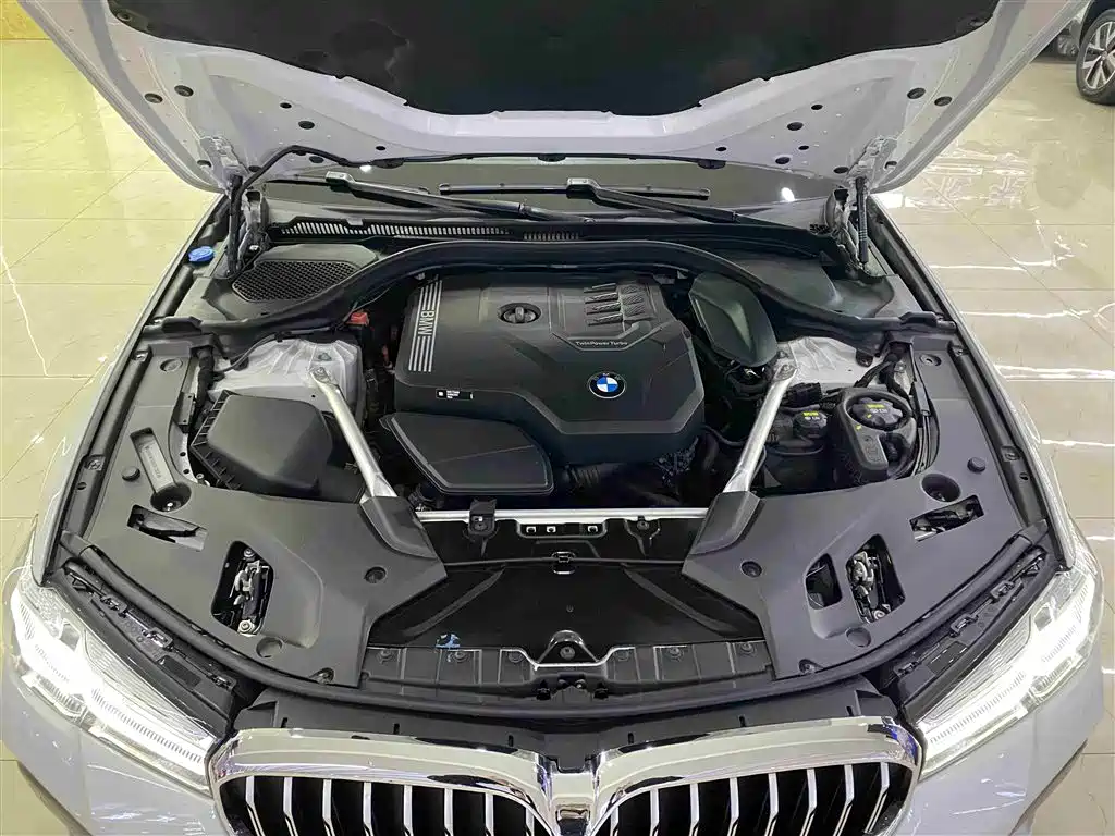 BMW 5 Series 2023 — фото 14