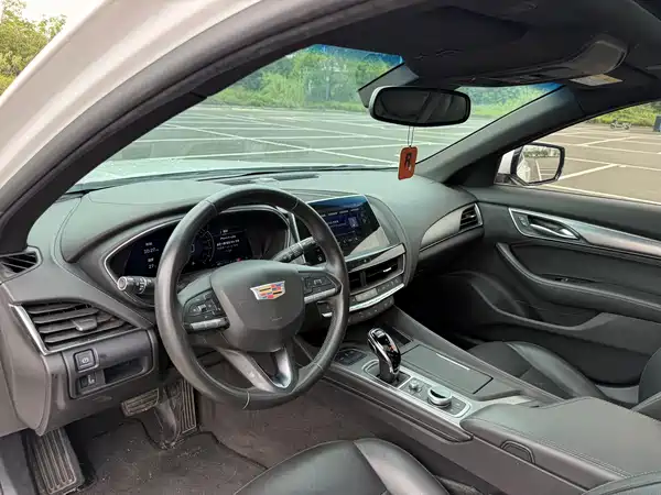 Cadillac CT5 2024