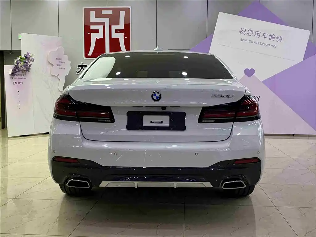 BMW 5 Series 2023 — фото 16