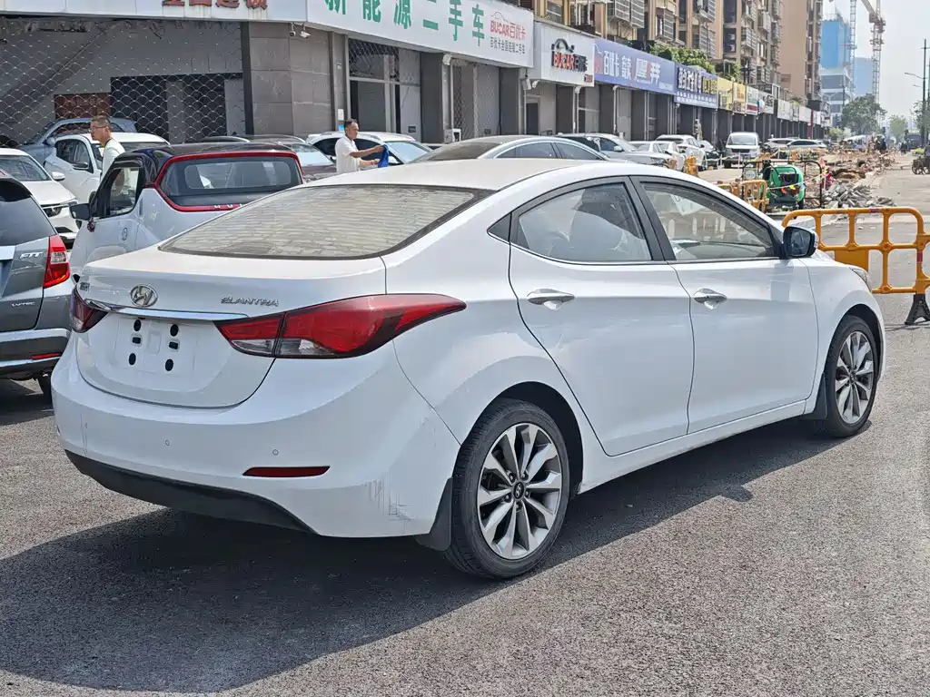 Hyundai Elantra Langdong 2016 — фото 4
