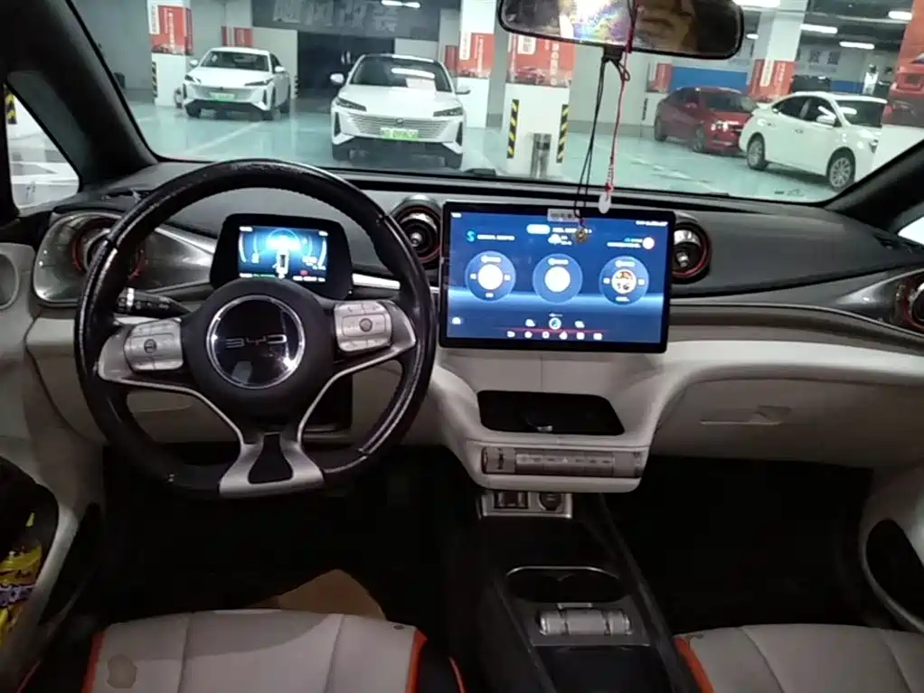 BYD Dolphin 2023 — фото 10