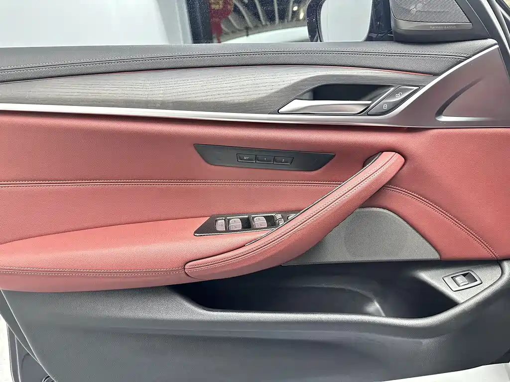 BMW 5 Series 2021 — фото 20