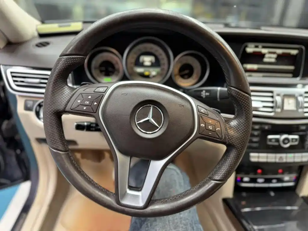 Mercedes-Benz E-Class 2014 — фото 16