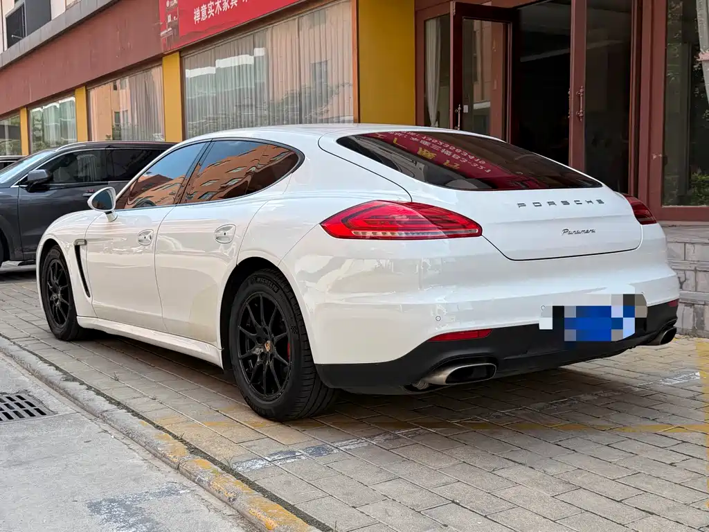 Porsche Panamera 2016 — фото 15