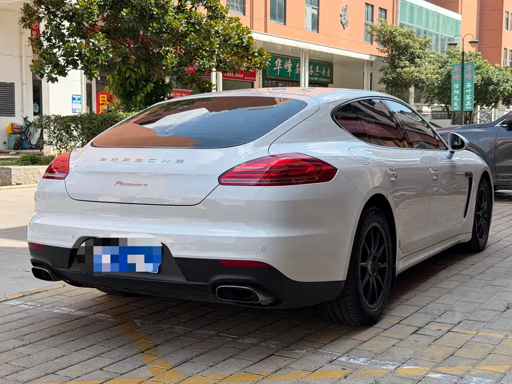 Porsche Panamera 2016 — фото 17