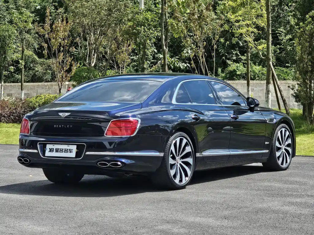 Bentley Flying Spur 2024 — фото 10