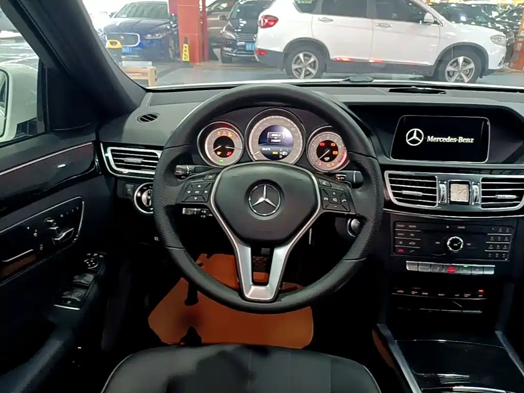 Mercedes-Benz E-Class 2016 — фото 11