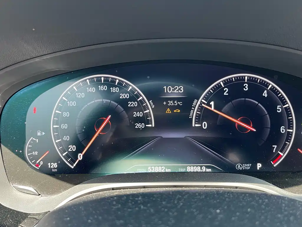 BMW 5 Series 2018 — фото 14