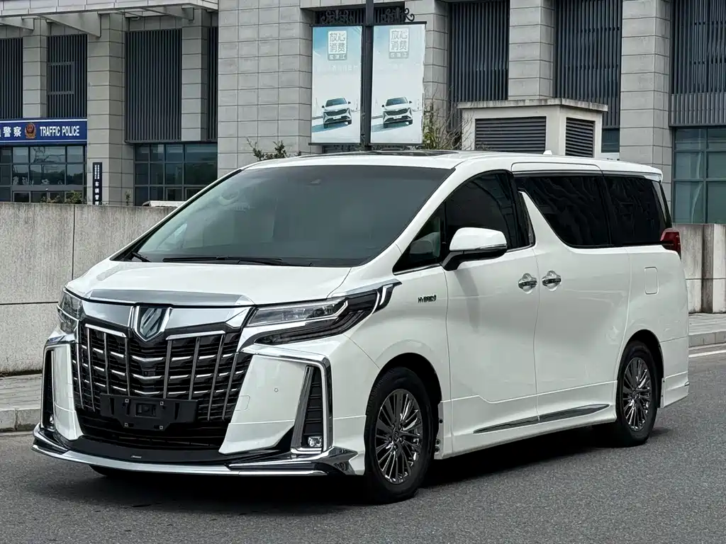 Toyota Alphard 2022 — фото 1