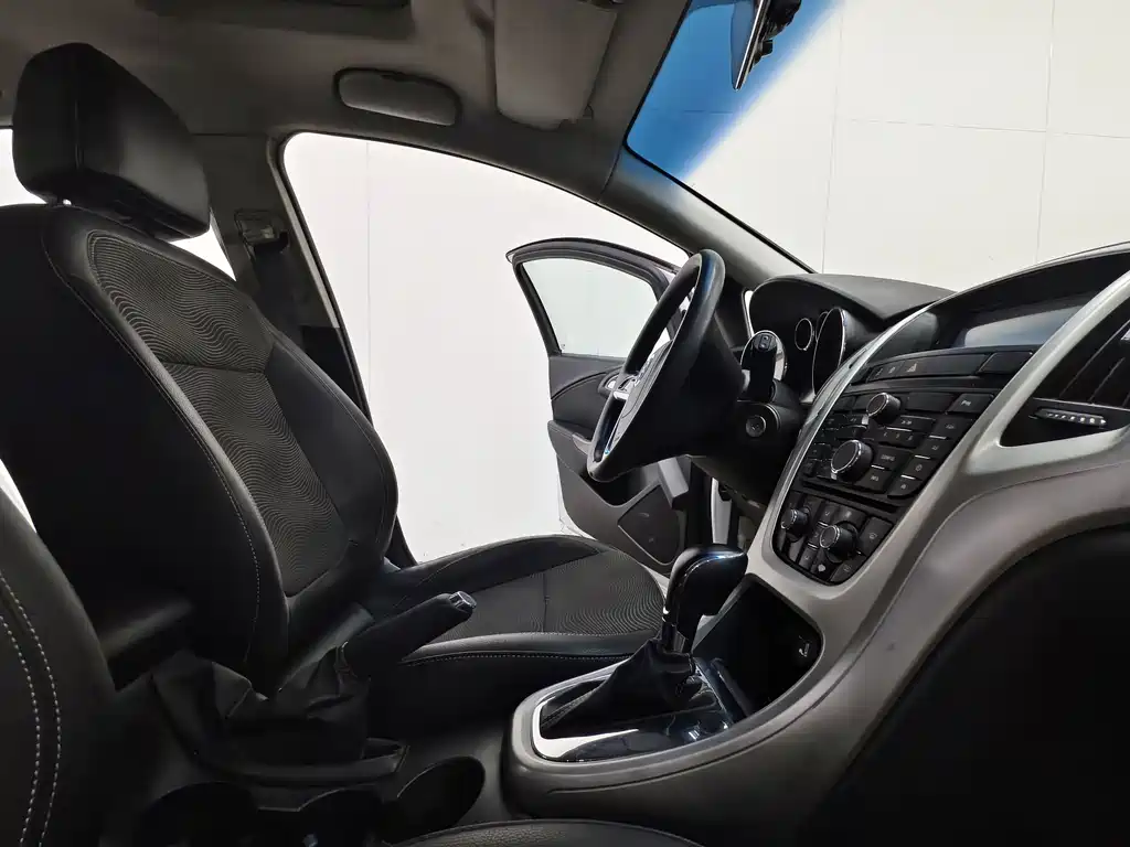 Buick Excelle 2014 — фото 15