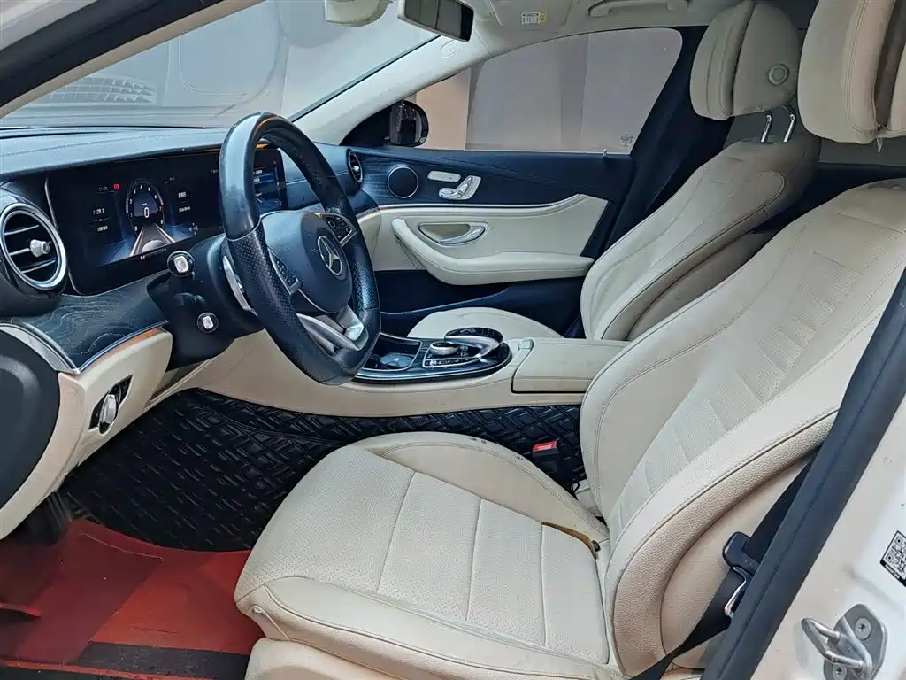 Mercedes-Benz E-Class 2017 — фото 10