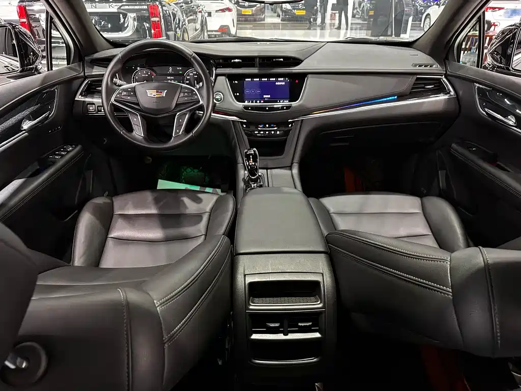 Cadillac XT5 2020 — фото 9