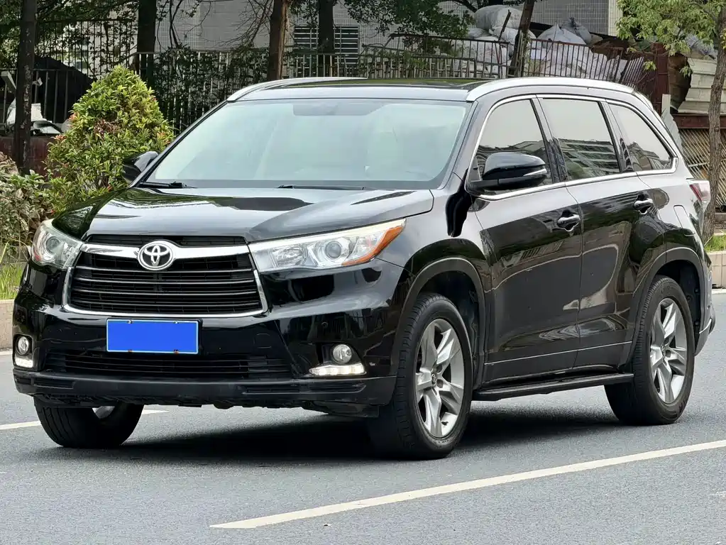 Toyota Highlander 2017 — фото 1