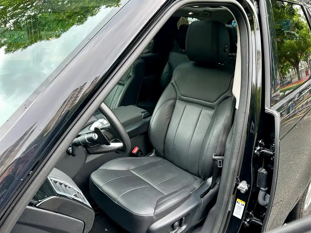 Land Rover Discovery 2018 — фото 14