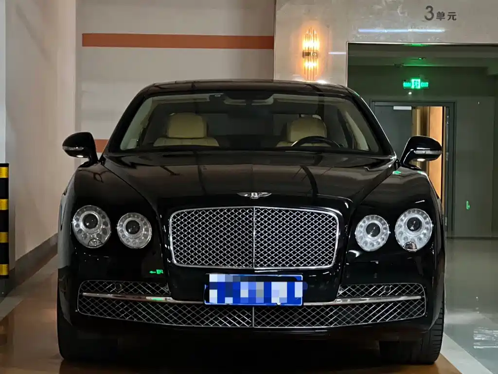 Bentley Flying Spur 2014 — фото 1