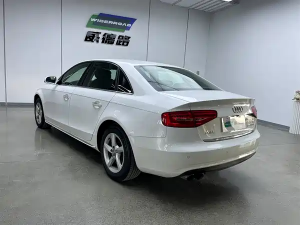 Audi A4L 2015